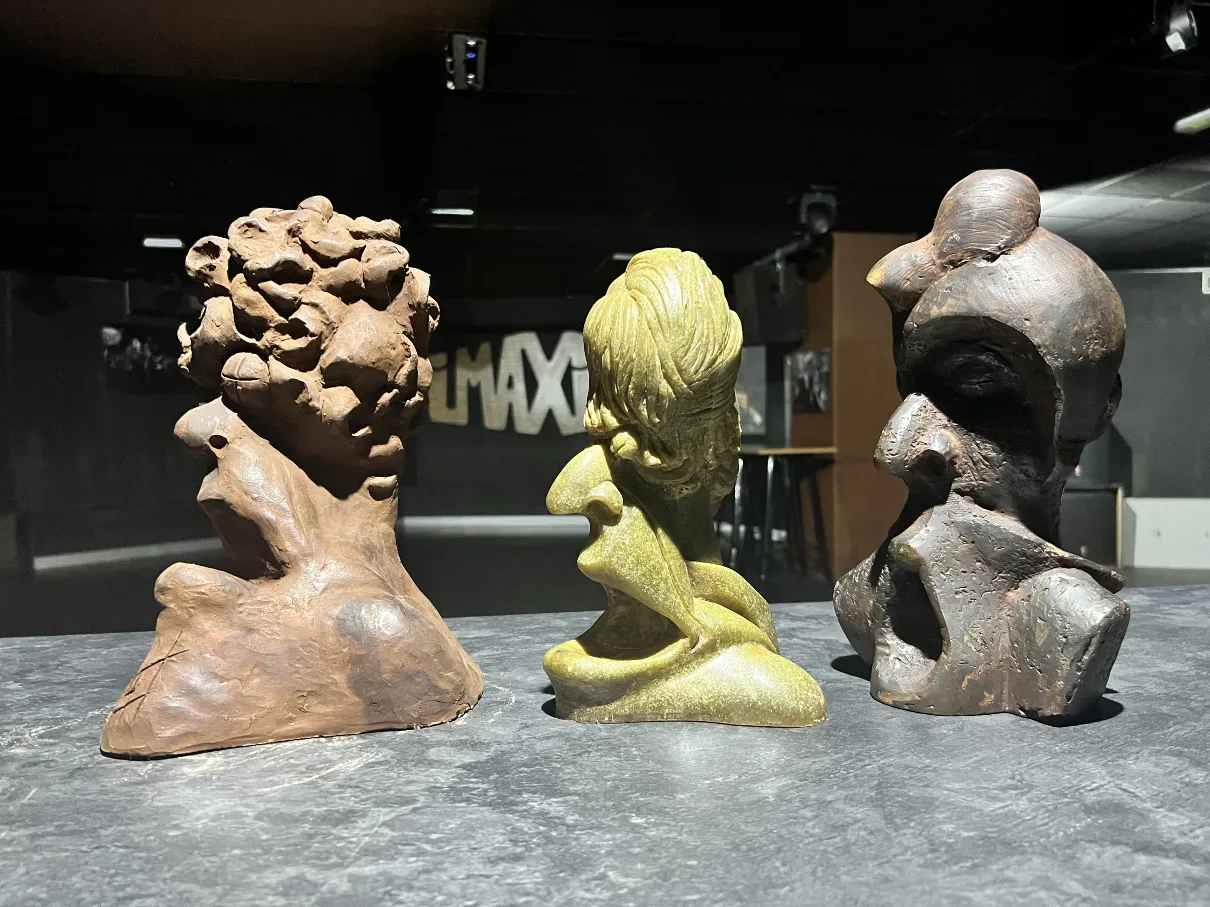 Escultor para Diseño y Creación de Trofeos